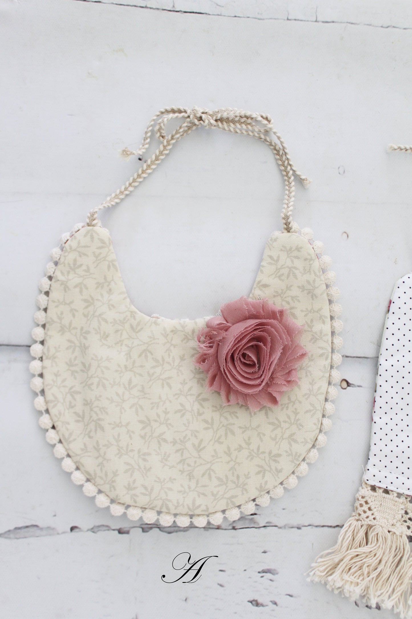 Easter Valentine Sweet Boho Baby Girl Bibs. Reversible Vintage Florals Lace. Boho Bandana Bib, Newborn, Coming Home Outfit 1st Birthday Bib