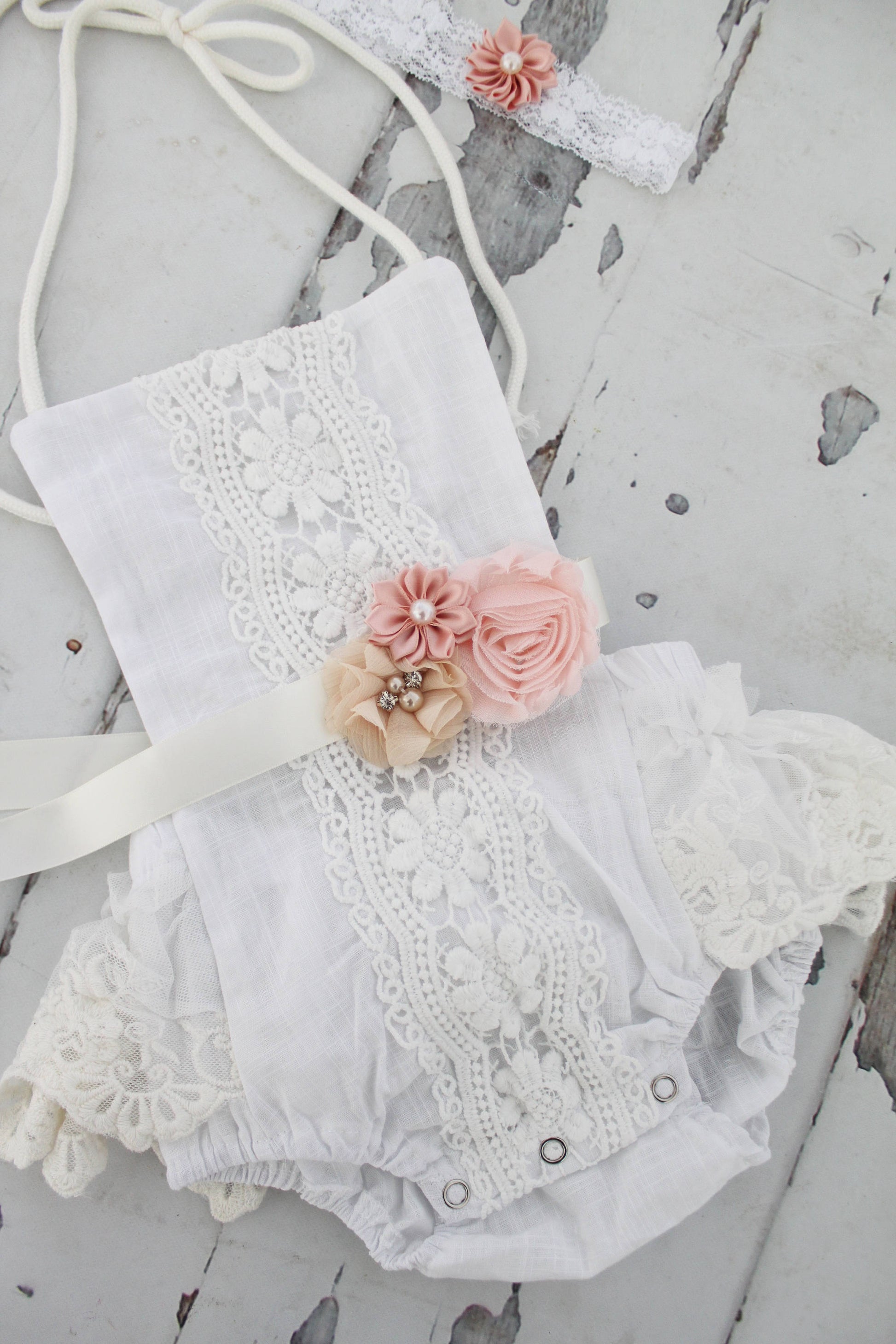 Summer Boho Chic White Lace Romper w Blush Sash & Headband. Newborn Baby Girl Coming Home Outfit, 1st Birthday Outfit Summertime Mommy me