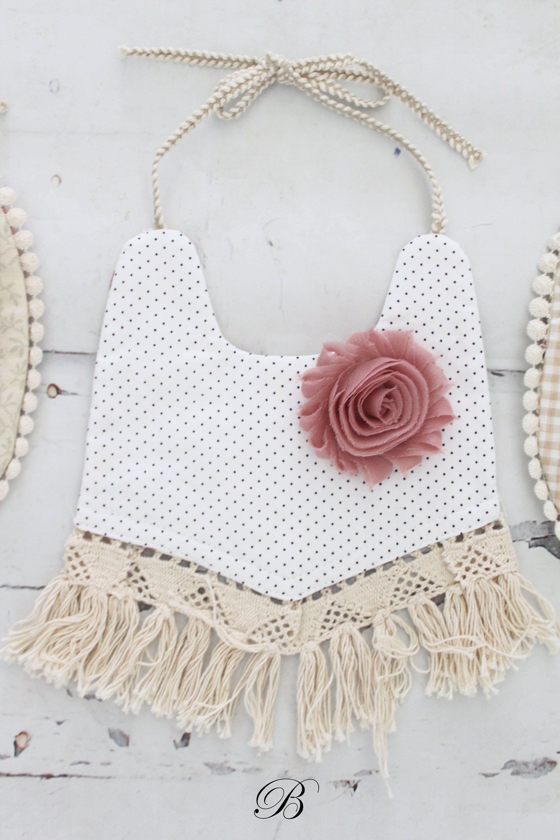 Easter Valentine Sweet Boho Baby Girl Bibs. Reversible Vintage Florals Lace. Boho Bandana Bib, Newborn, Coming Home Outfit 1st Birthday Bib