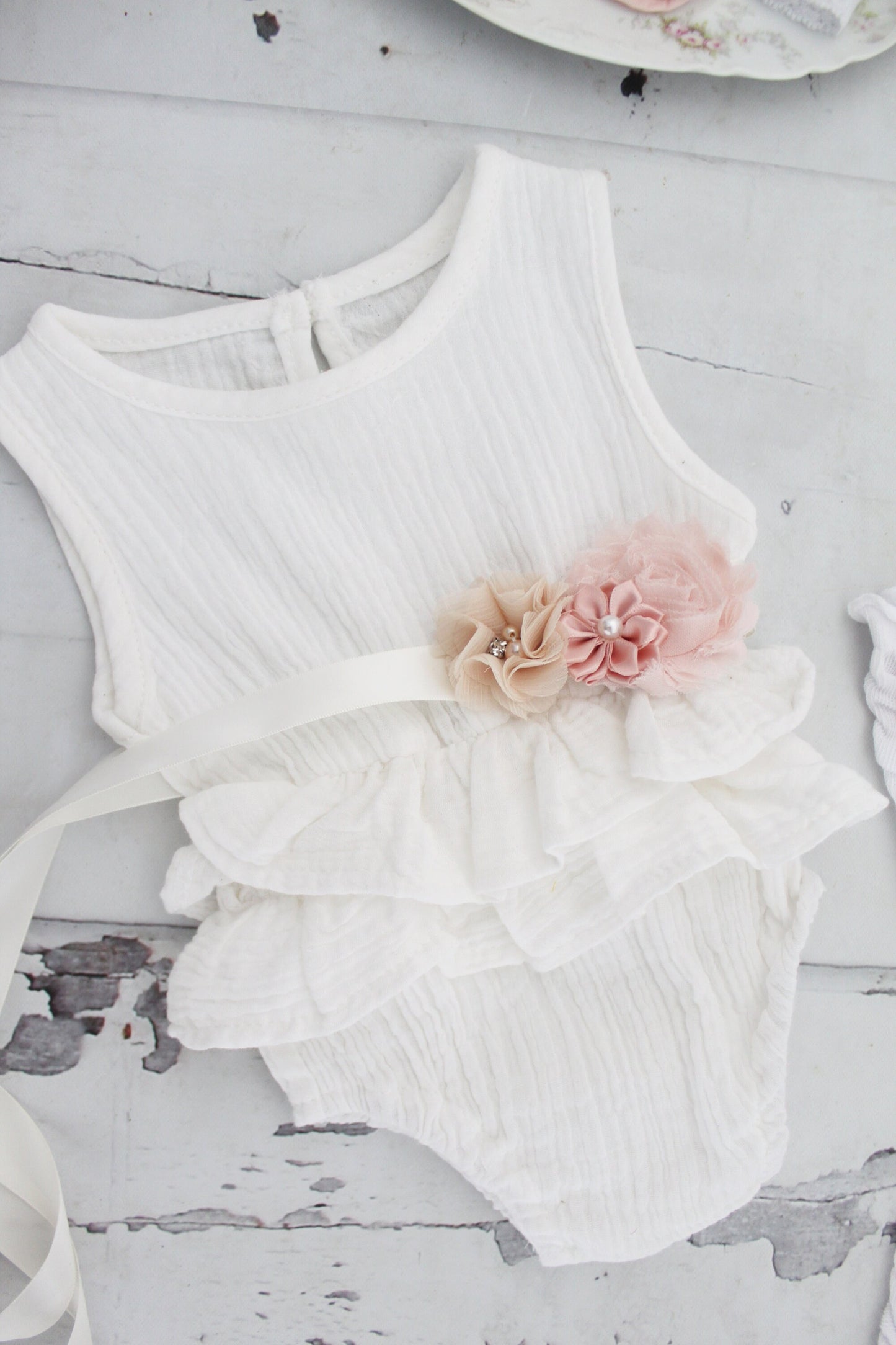 Summer Boho Chic White Ruffle Romper w Blush Sash & Headband. Newborn Baby Girl Coming Home Outfit, 1st Birthday Outfit Summertime Mommy me