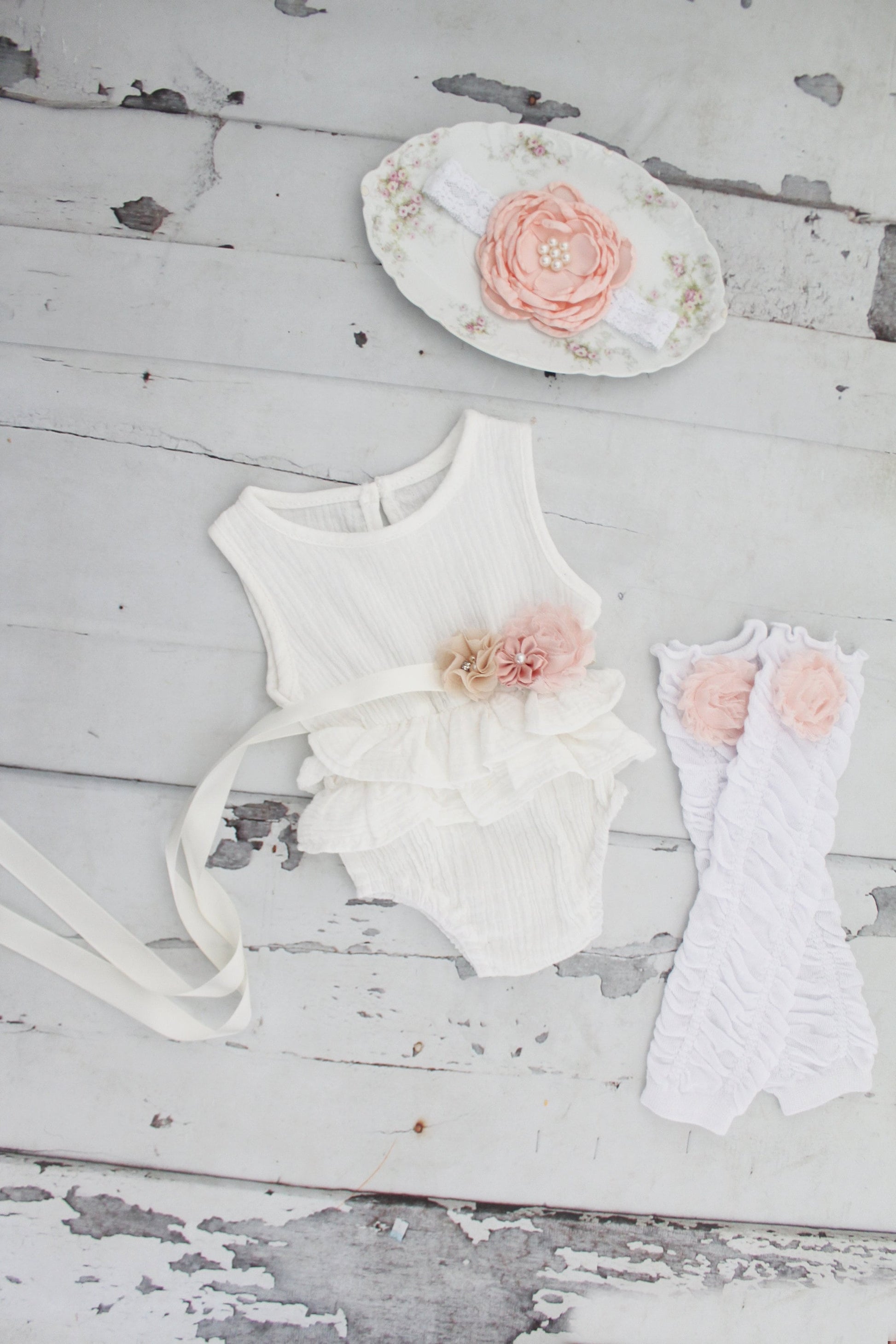 Summer Boho Chic White Ruffle Romper w Blush Sash & Headband. Newborn Baby Girl Coming Home Outfit, 1st Birthday Outfit Summertime Mommy me