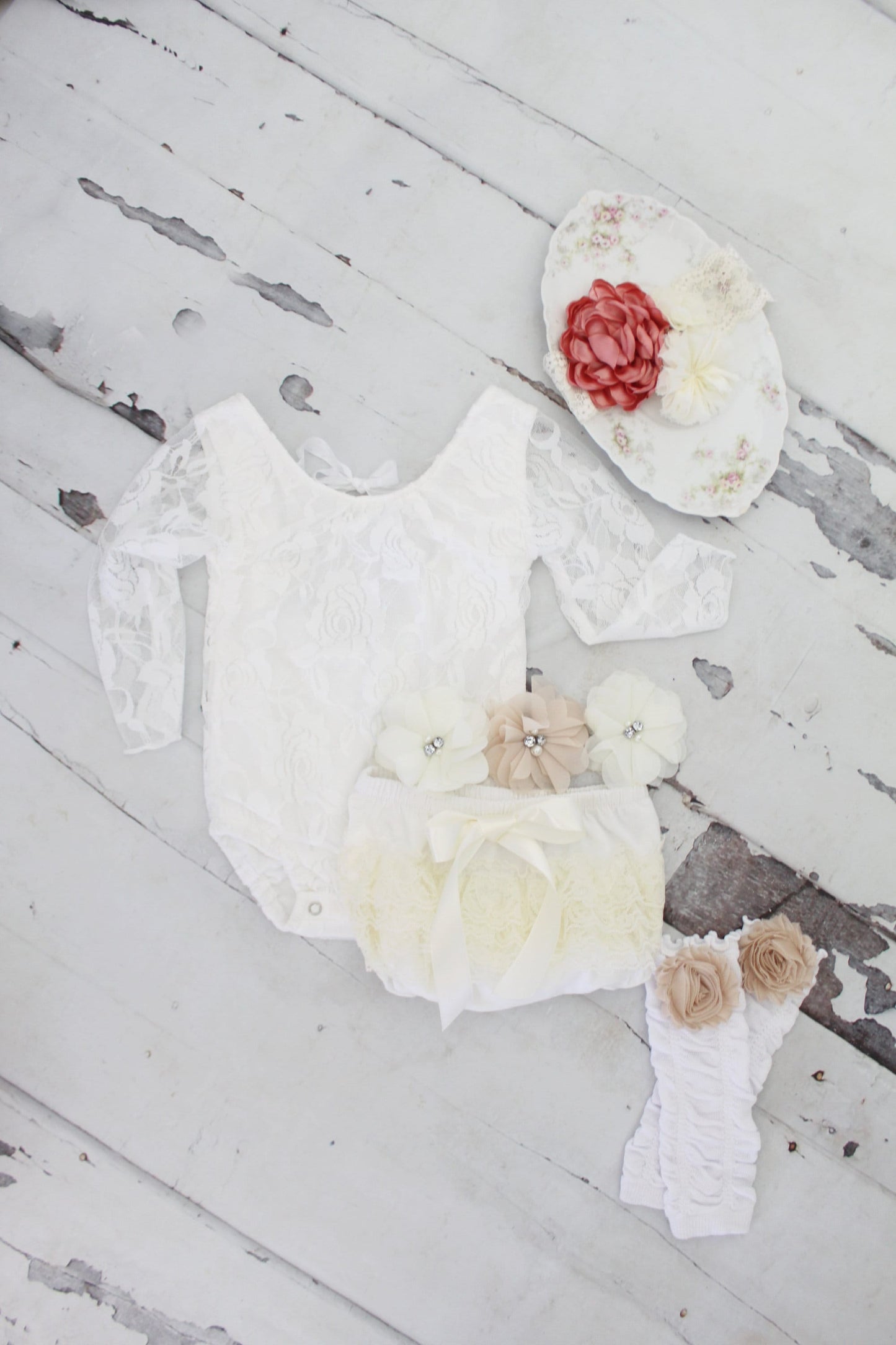 White Lace Bodysuit. Baby Girl Lovely Boho Chic Lace Bodysuit w Ties in Back. Flower Girl, Summer Outfit, Baby Girl 1st Birthday, Cake Smash