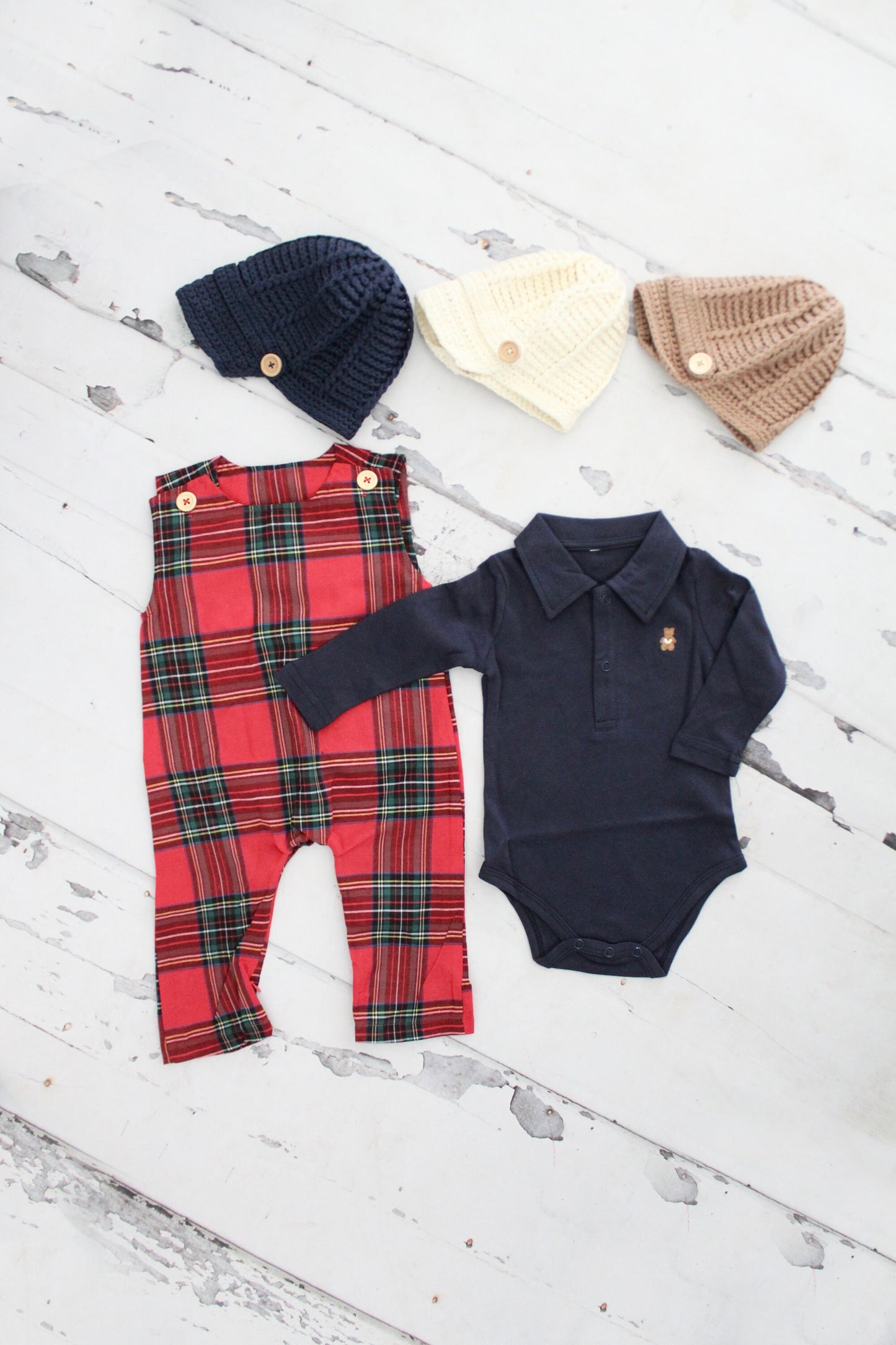 Christmas Holiday Baby Boy Overalls Jumpsuit Romper. Red Plaid Baby Boy Coming Home Outfit 1st Birthday Outfit Newsboy Hat, Bear Appliqué