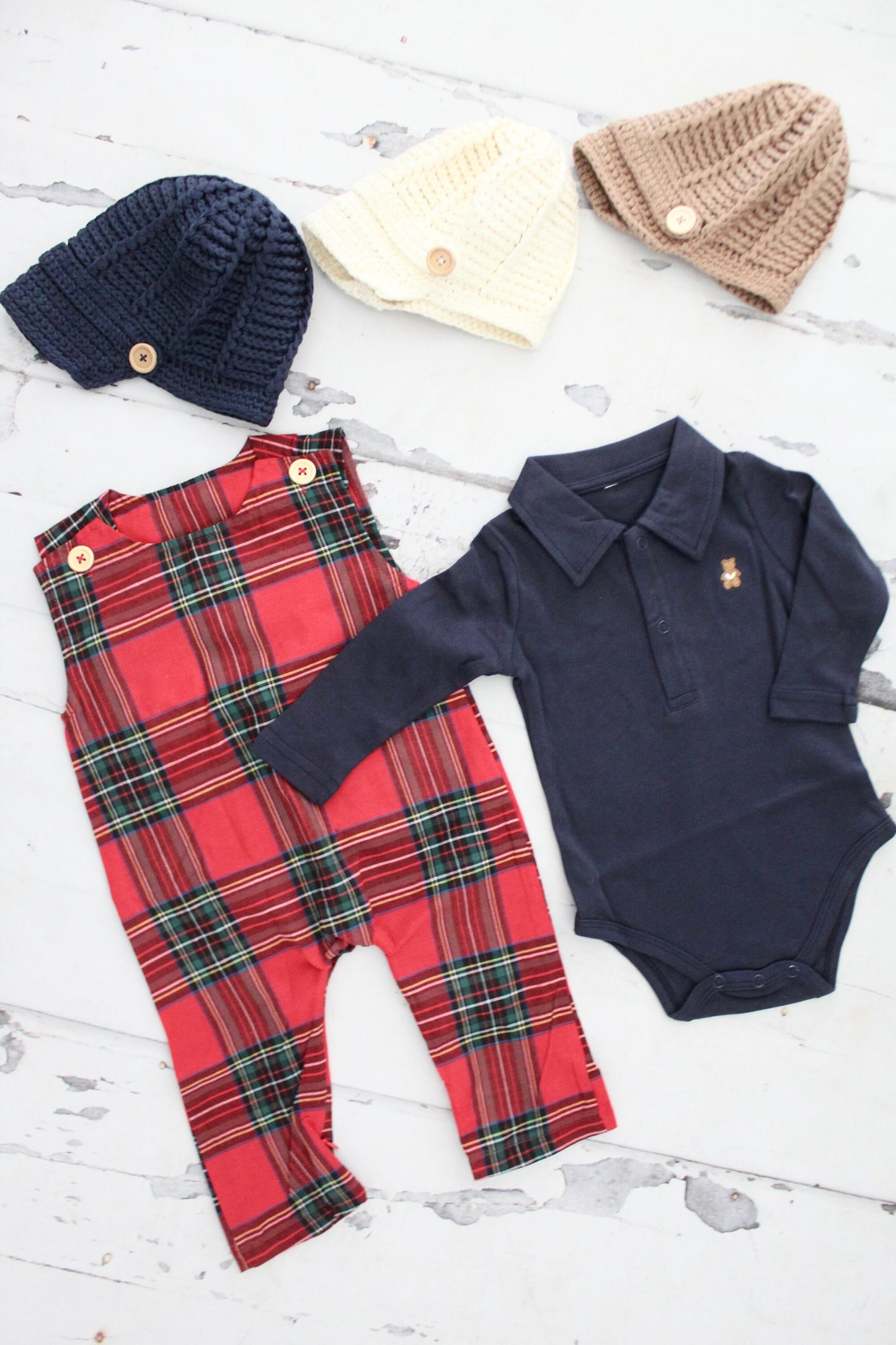 Christmas Holiday Baby Boy Overalls Jumpsuit Romper. Red Plaid Baby Boy Coming Home Outfit 1st Birthday Outfit Newsboy Hat, Bear Appliqué